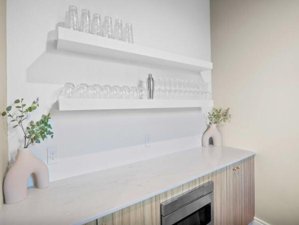 Custom Luxury Home 7 minute walk to beach and South Village